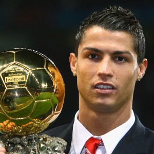 kaiyun-浓眉哥关键节点赛况扑朔迷离，SKT带队取胜！竞技世界中的迷雾与曙光，竞技风云，浓眉哥伤情成谜与SKT奏凯背后的胜负迷雾